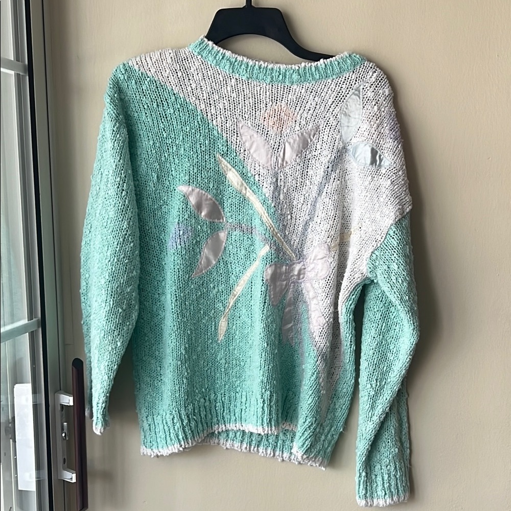 Knit Vintage Colter Bay sweater with Bow design